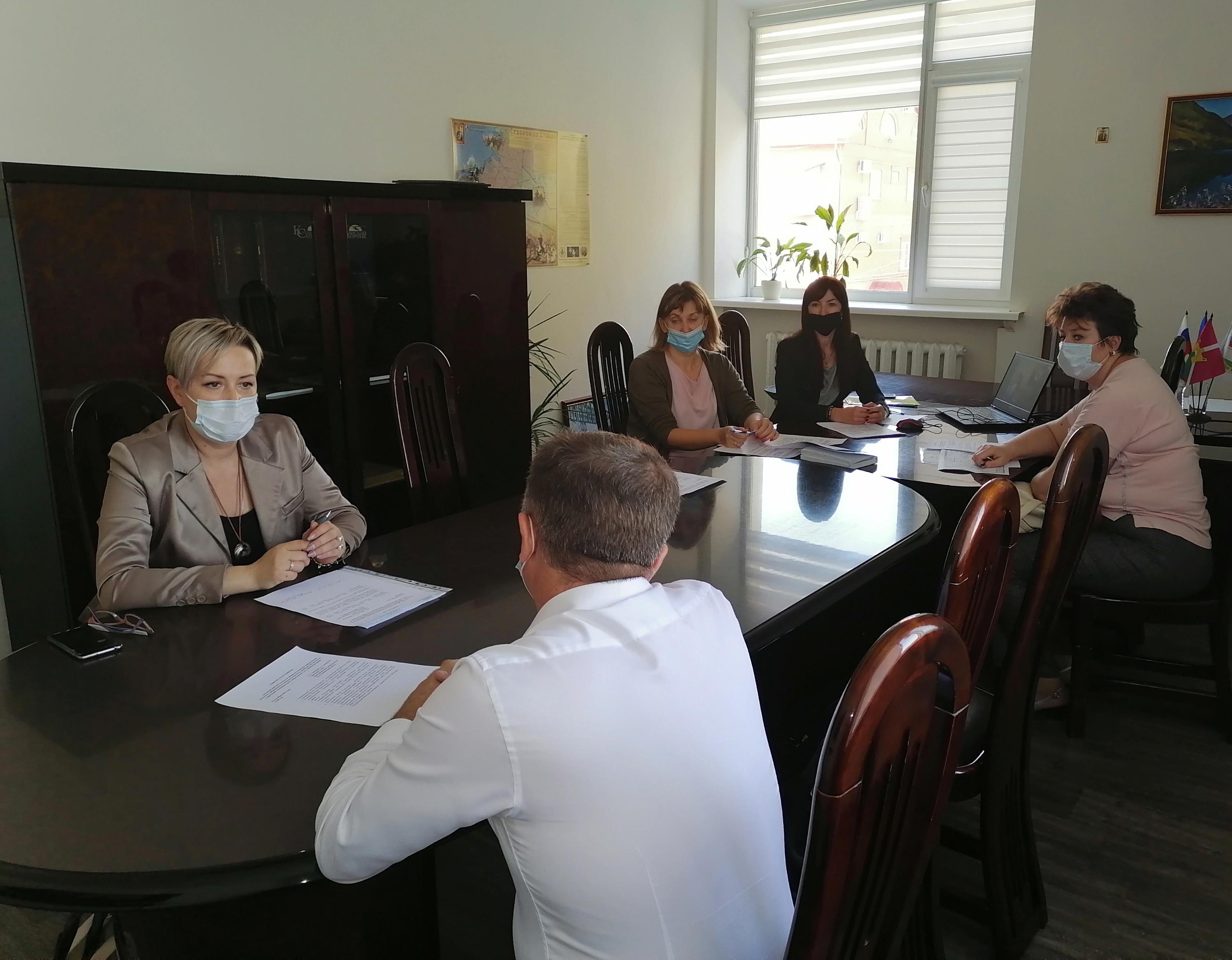 Вопросы неформальной занятости рассмотрели в администрации Усть-Лабинского района