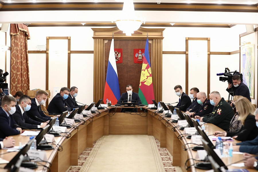 Сергей Запорожский принял участие в заседании под председательством губернатора края
