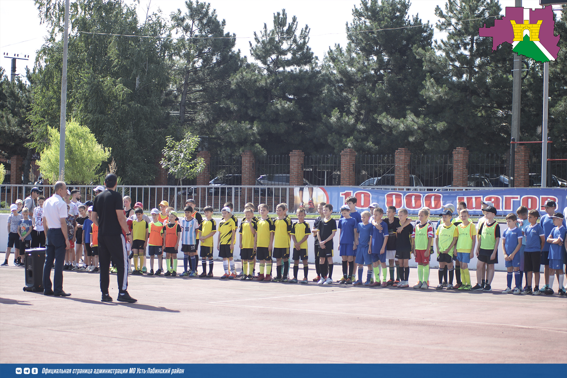 В поселениях района стартовал первый этап соревнований Всекубанского турнира по футболу среди дворовых команд на кубок губернатора Краснодарского края