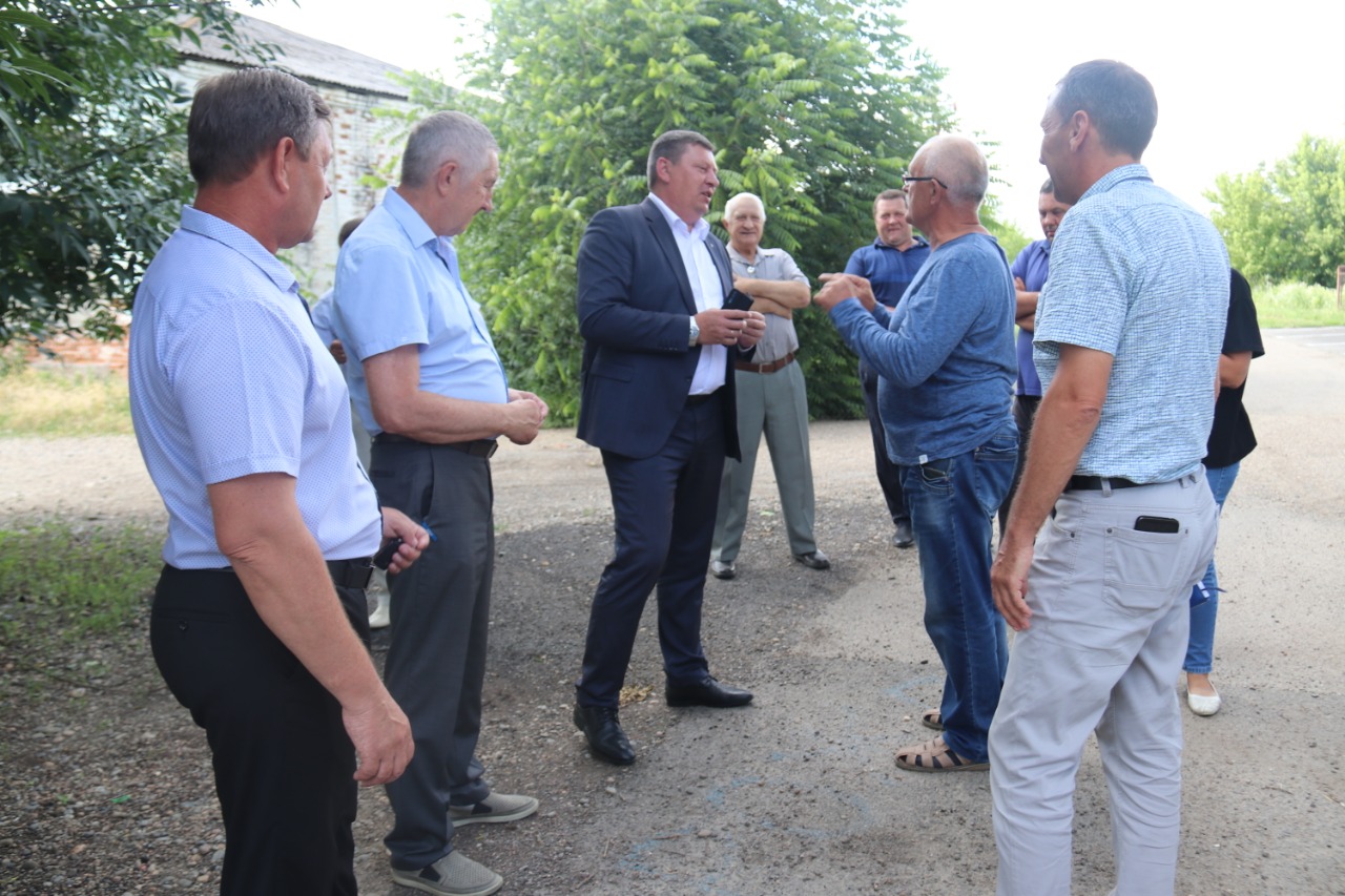 В станице Восточной прошла встреча руководства Усть-Лабинского района с жителями