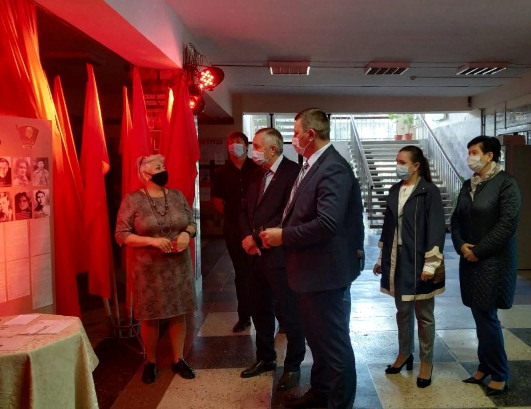 Глава Усть-Лабинского района посетил историческую выставку