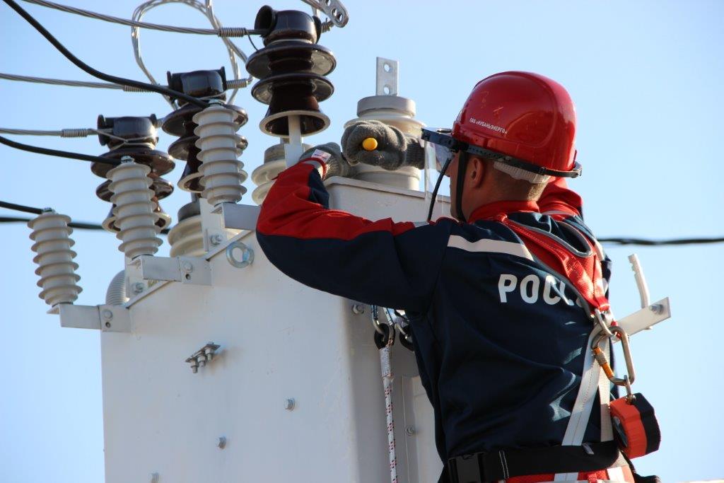 Устьлабинские энергетики обеспечили электричеством 800 новых потребителей