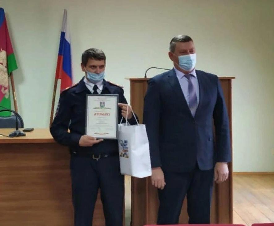 Сергей Запорожский поздравил участковых уполномоченных полиции