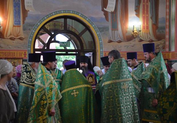 Алексей Гедзь принял участие в архиерейской службе в храме Усть-Лабинска