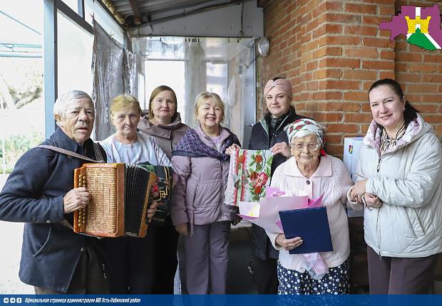 Свое 95-летие отмечает труженик тыла, ветеран Великой отечественной войны Богданова Мария Федосеевна!