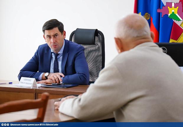 Депутат районного Совета Сергей Короленко принял участие в приеме граждан