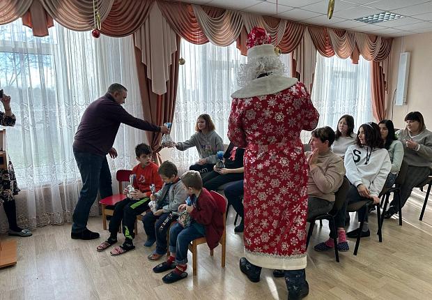 Полицейские и общественники Усть-Лабинского района присоединись к Всероссийской акции «Полицейский Дед Мороз»