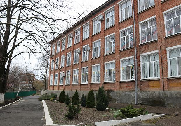 Сергей Запорожский дал поручения по ремонту в гимназии