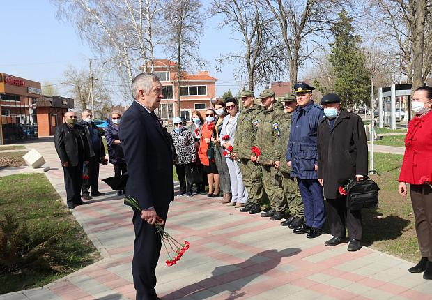 В Усть-Лабинске провели памятные мероприятия