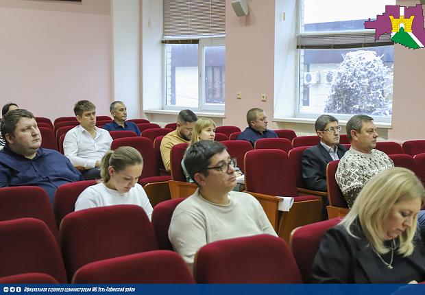 В районной администрации прошла сессия Совета депутатов Усть-Лабинского района