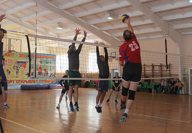 В Усть-Лабинске завершился чемпионат по волейболу