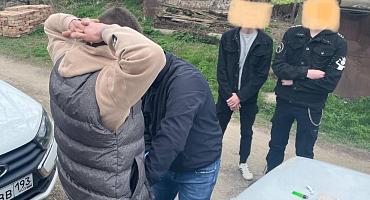 Усть-Лабинске полицейские задержали подозреваемого в незаконном обороте наркотиков