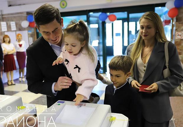 Вместе с семьей принял участие в выборах Губернатора Краснодарского края