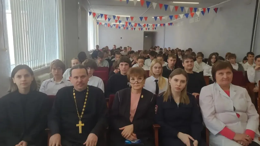 «Чистое поколение»: духовно-правоохранительный десант в школе №12