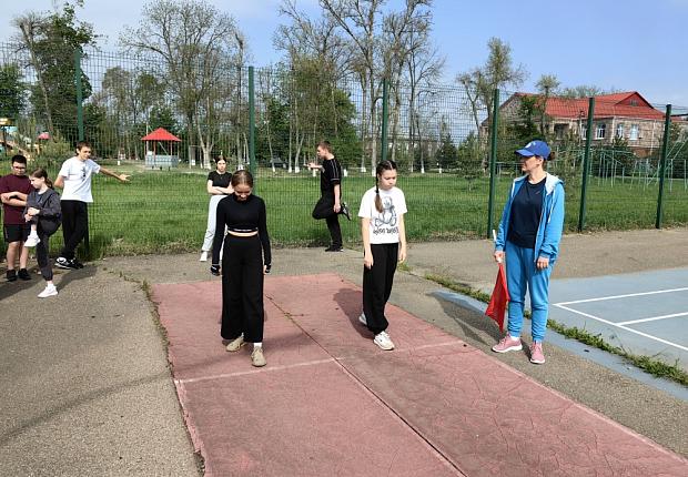 Школьники хутора Железный продолжают выполнять нормативы ГТО