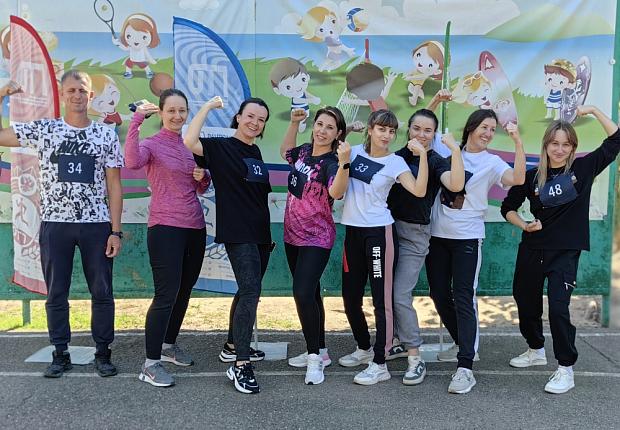 Воспитанники, родители и педагогический коллектив детского сада успешно выполнили нормативы Всероссийского физкультурно-спортивного комплекса "Готов к труду и обороне" (ГТО)