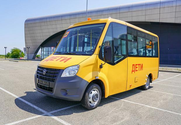 Сегодня школьные автобусы, оснащенные современными системами безопасности, тахографами и навигацией, получили 3 школы района! 