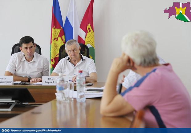 Прошел прием граждан