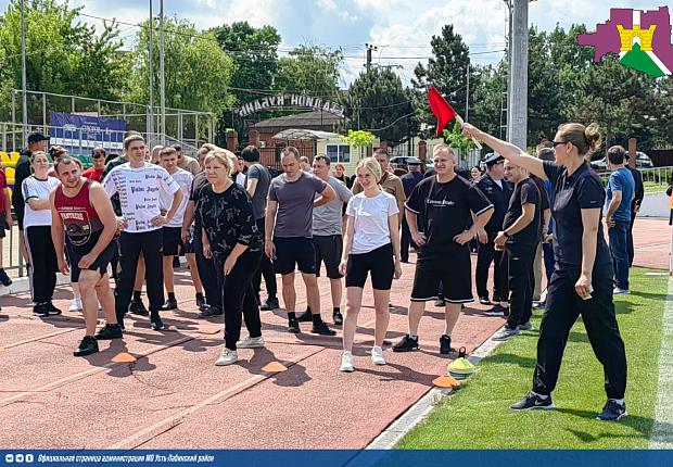 Сотрудники полиции выполнили нормативы комплекса ГТО