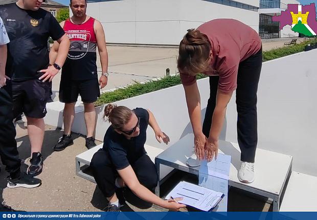 Сотрудники полиции выполнили нормативы комплекса ГТО