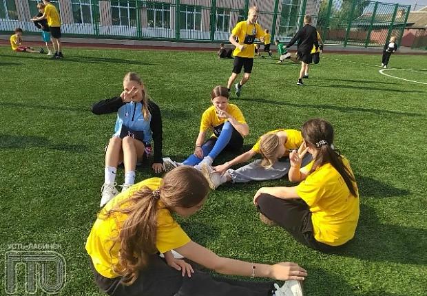 ОБУЧАЮЩИЕСЯ СОШ № 2 В ОЧЕДНЬЙ РАЗ СПРАВИЛИСЬ С НОРМАТИВАМИ ВФСК ГТО, ПРОДЕМОНСТРИРОВАВ ОТЛИЧНУЮ ФИЗИЧЕСКУЮ ПОДГОТОВКУ