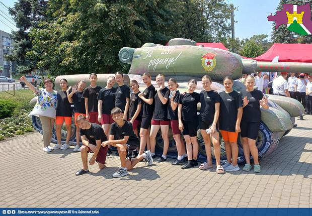 Образцовый художественный коллектив эстрадного танца «Пламя» стал финалистом краевого фестиваля-конкурса «Нам жить в России»