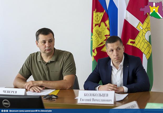 В малом зале районной администрации прошло заседание антинаркотической комиссии  под председательством начальника отдела развития физической культуры и массового спорта министерства физической культуры и спорта Краснодарского края Евгением Колокольцевым и