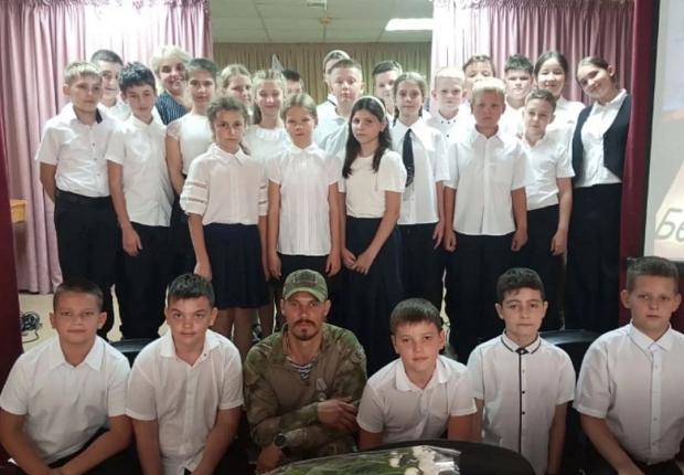 Во всех школах района прошли прошли мероприятия, посвященные памяти жертв трагических событий в г. Беслане, жертв террористических актов и сотрудников правоохранительных органов,погибших при выполнении служебного долга.