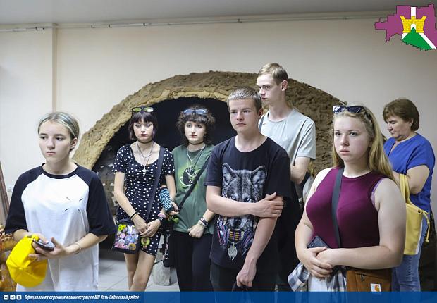 3 июля с экскурсионным визитом Усть-Лабинский район посетила организованная группа детей из прифронтовых территорий Донецкой Народной Республики,  прибывшая в рамках оказания шефской помощи новым регионам России