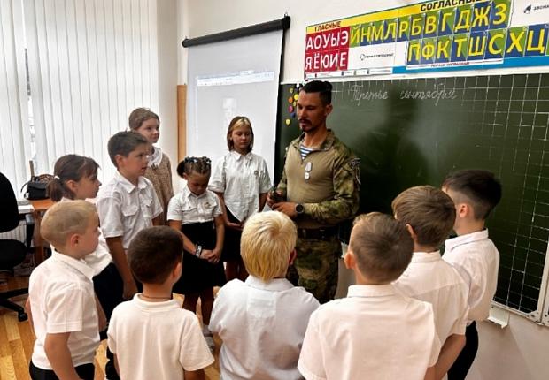 Во всех школах района прошли прошли мероприятия, посвященные памяти жертв трагических событий в г. Беслане, жертв террористических актов и сотрудников правоохранительных органов,погибших при выполнении служебного долга.