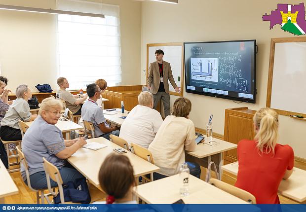 Фонд Олега Дерипаска «Вольное Дело» провёл образовательный интенсив для учителей физики