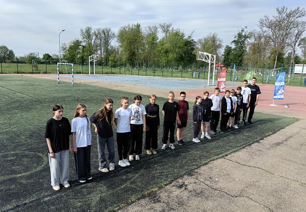 Школьники хутора Железный продолжают выполнять нормативы ГТО