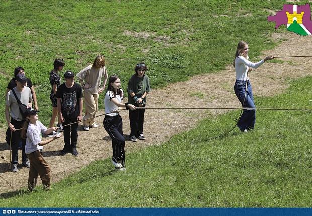 3 июля с экскурсионным визитом Усть-Лабинский район посетила организованная группа детей из прифронтовых территорий Донецкой Народной Республики,  прибывшая в рамках оказания шефской помощи новым регионам России