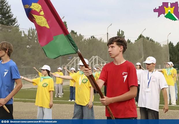 Закрытие профильных смен с рабочим визитом посетил депутат Государственной Думы РФ Алексей Езубов