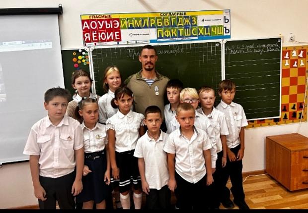 Во всех школах района прошли прошли мероприятия, посвященные памяти жертв трагических событий в г. Беслане, жертв террористических актов и сотрудников правоохранительных органов,погибших при выполнении служебного долга.