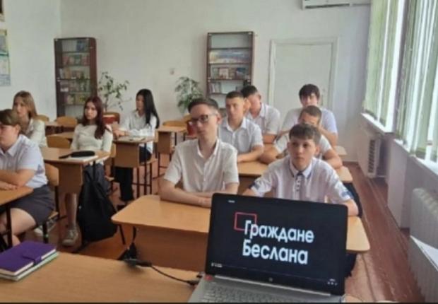 Во всех школах района прошли прошли мероприятия, посвященные памяти жертв трагических событий в г. Беслане, жертв террористических актов и сотрудников правоохранительных органов,погибших при выполнении служебного долга.