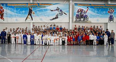 В Усть-Лабинском районе прошёл фестиваль единоборств «Школа чемпионов»!