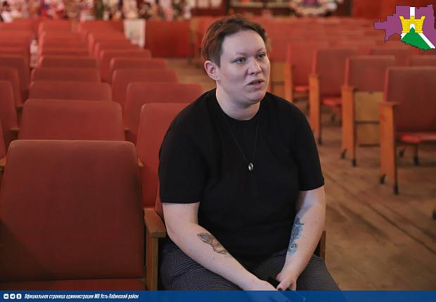 Заместитель главы Усть-Лабинского района Анатолий Абрамов совместно с профильными специалистами провёл выездной приём граждан в селе Суворовском