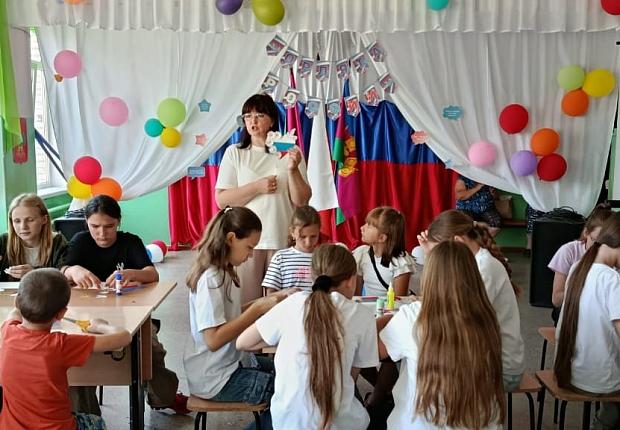 Мастер-класс "Открытка ко Дню России" для обучающихся МБОУ СОШ 24