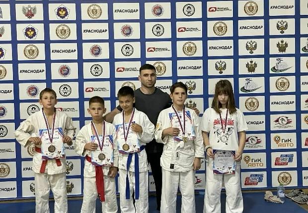 Спортсмены Усть-Лабинского района завоевали призовые места на краевых соревнованиях по рукопашному бою