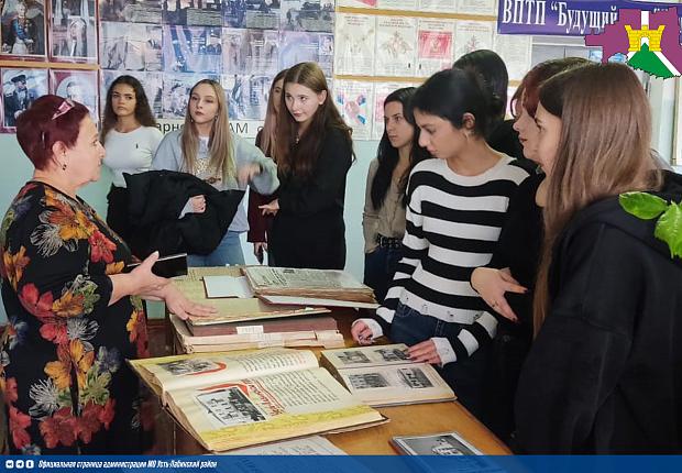 На экскурсию – в архив